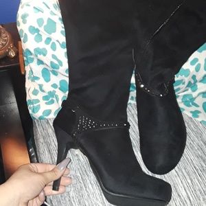 High heel boots